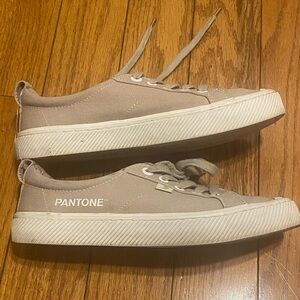 Cariuma x Pantone Gray White Lace Up Casual Unisex Sneakers Womens 8.5 Mens 7‎